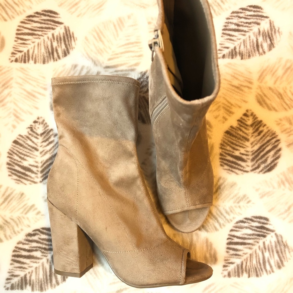 Guess heels 👠